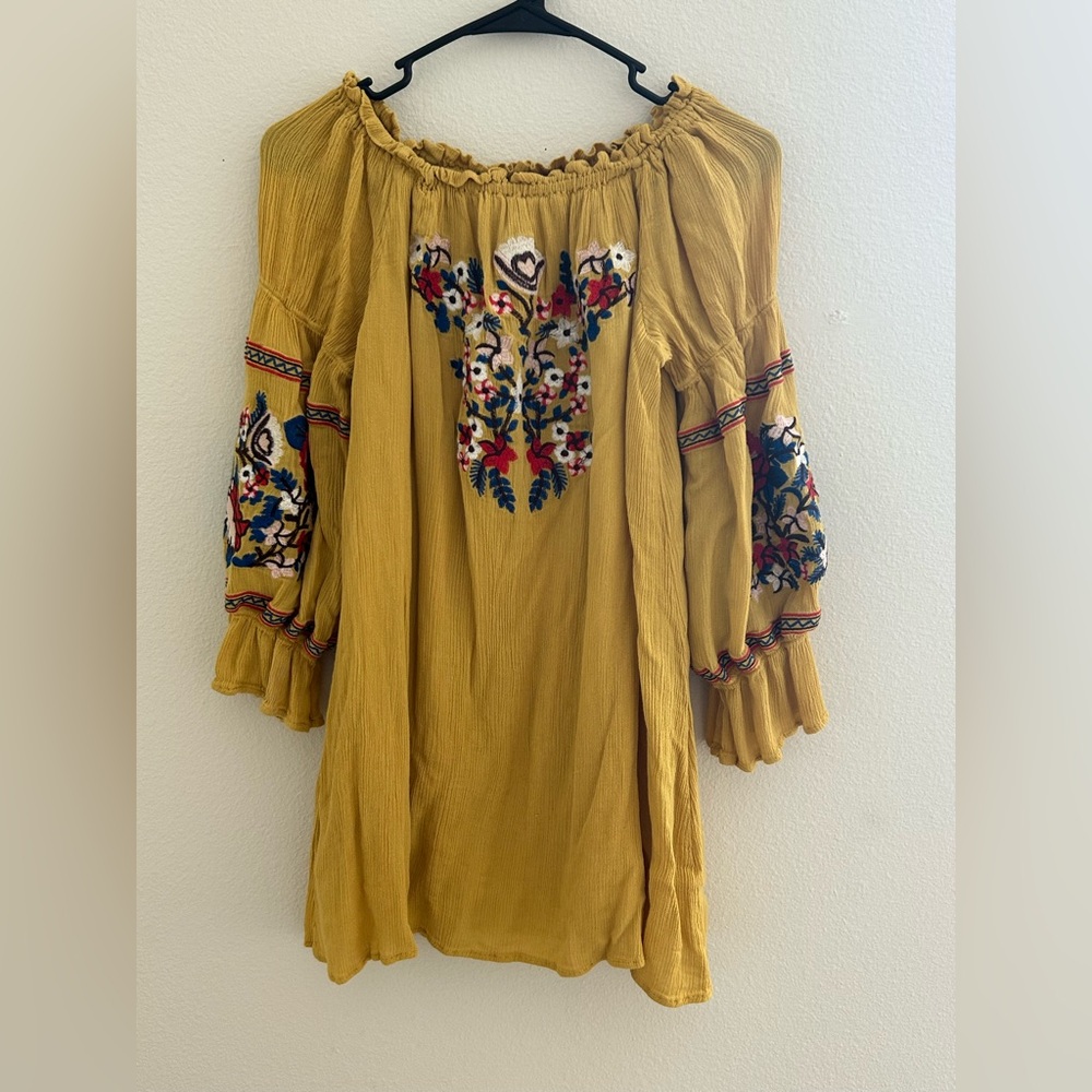 Women’s “R.Vioimo” Yellow Off The Shoulder Shirt - SIZE XL 16/18